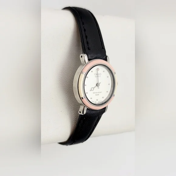 Vintage Casio LQ-960W Ladies Analog Watch – Rare JDM Pink & Cream Bezel – Japan - Picture 4 of 8